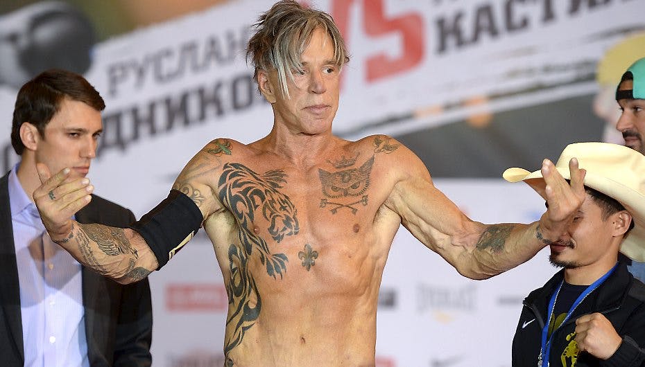 Mickey Rourke er stadig slagkraftig