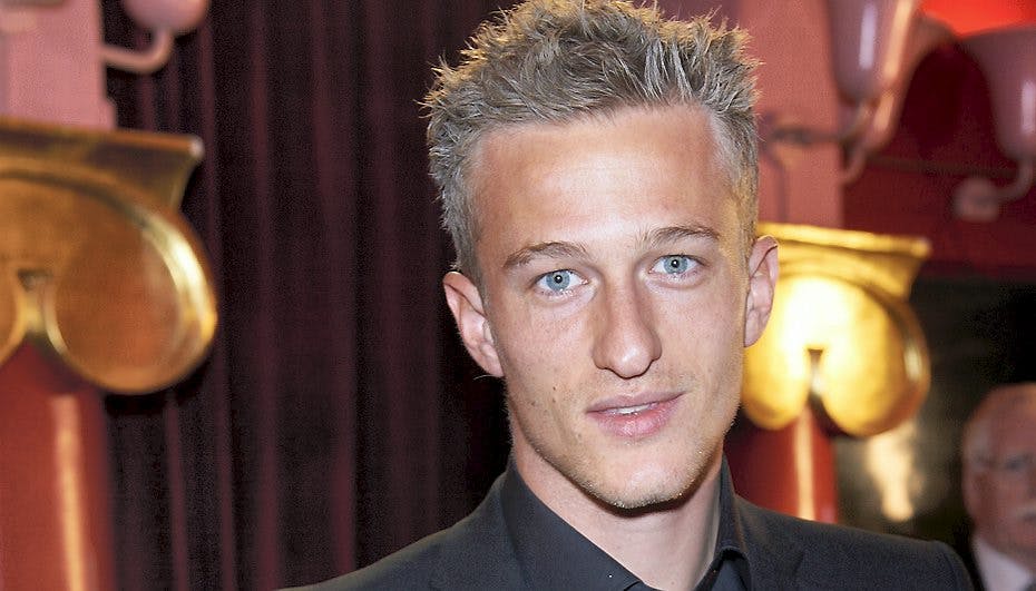 Aers Lindegaard kan tydeligvis ikke stå for sin lækre lille søn