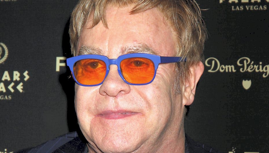 Elton John skal giftes