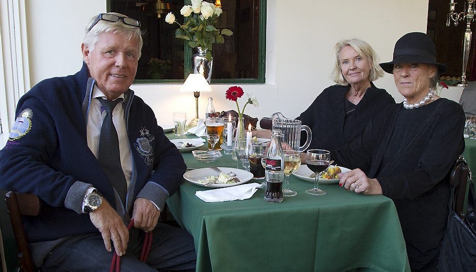 Stig Elling sad sammen med Anette Glargaard og Marianne Herrmann