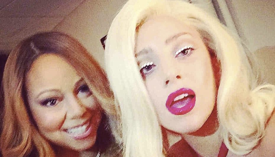 Lady Gaga besøgte Mariah Carey backstage.