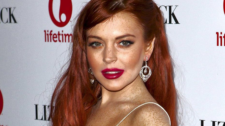 Se Lindsay Lohans nye chokerende næb herunder
