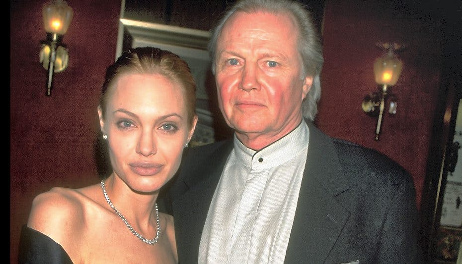 Angelina med far Jon Voight tilbage i 2001