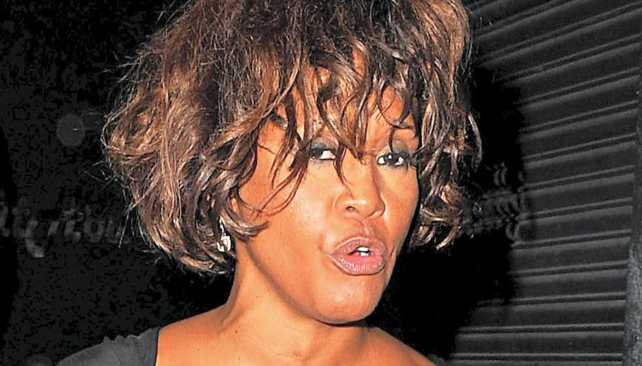 Et af de sidste billeder, der blev taget af Whitney Houston, er fra i torsdags, hvor hun forlod en natklub i Hollywood