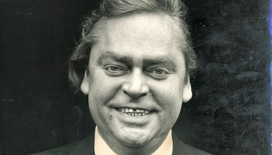 Du har stadig chancen for at bo under samme tag som den afdøde komiker. Hans sommerhus er nemlig ikke blevet solgt