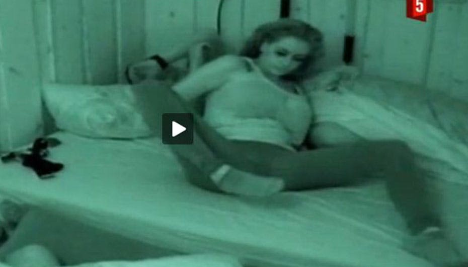 Det går ikke helt som Fissan havde forestillet sig, da JJ havner i hans seng