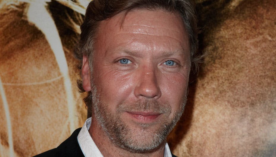 Mikael Persbrandt valgte at tage en racerbane præcis den dag Stockhols politi gennemførte en stor narkorazzia