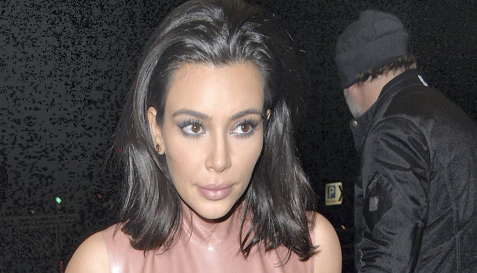 Kim Kardashian får på puklen over tøjvalg til datteren.