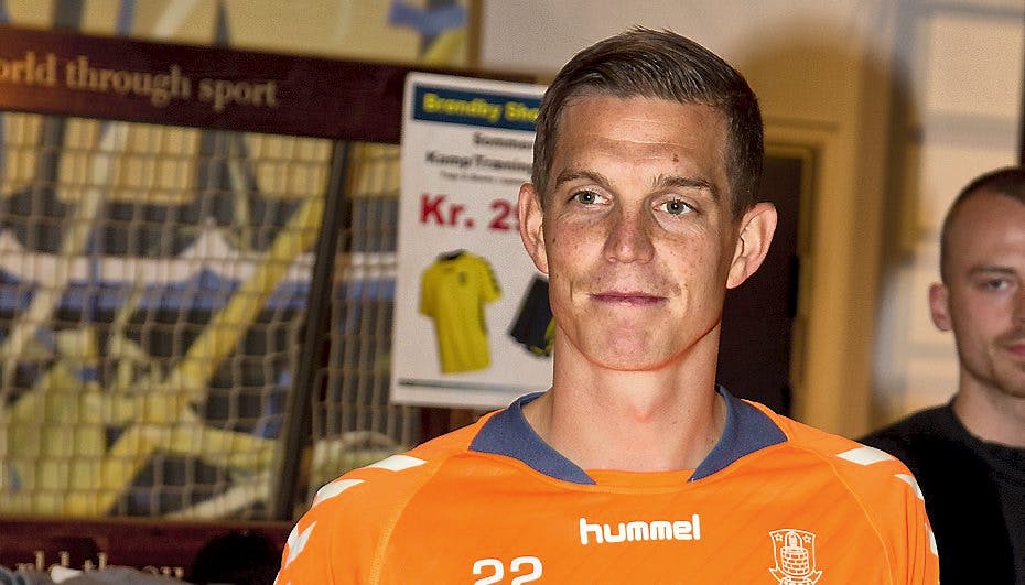 Daniel Agger er og bliver et familiemenneske, der sætter sine nærmeste og deres fælles trivsel før førende fodboldklubber.