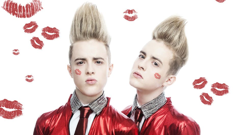 De skøre irske tvillinger i Jedward er blandt de hotteste bud på en sejrherre i Tyskland