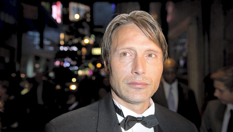 Lars Von trier må, ligesom så mange andre, vente med at få en bid af den eftertragtet Mads Mikkelsen.