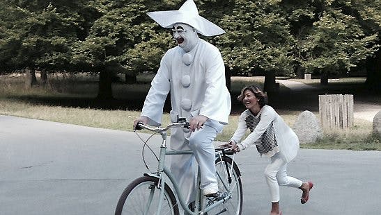 Pjerrot og grevinde Alexandra har det sjovt med at cykle. Det kan du opleve 31. august