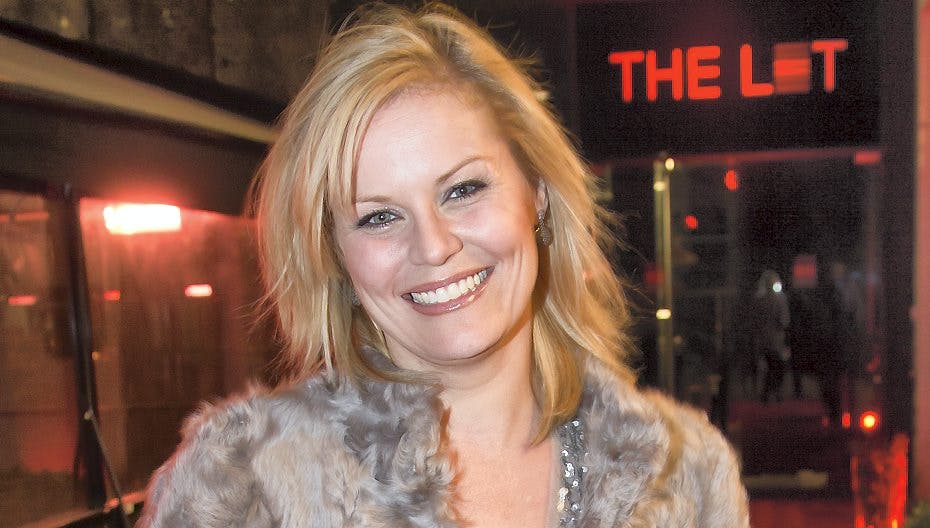 Smukke Cecilie Hother er stadig helt uden aftale til nytårsaften