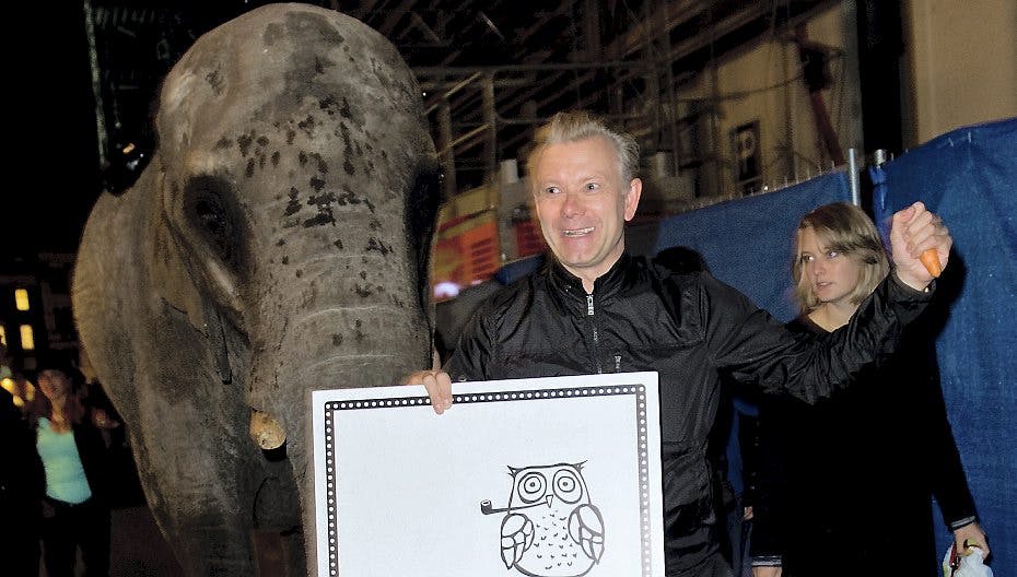 Casper Christensen kom til den fælles TV-fest med en levende elefant.