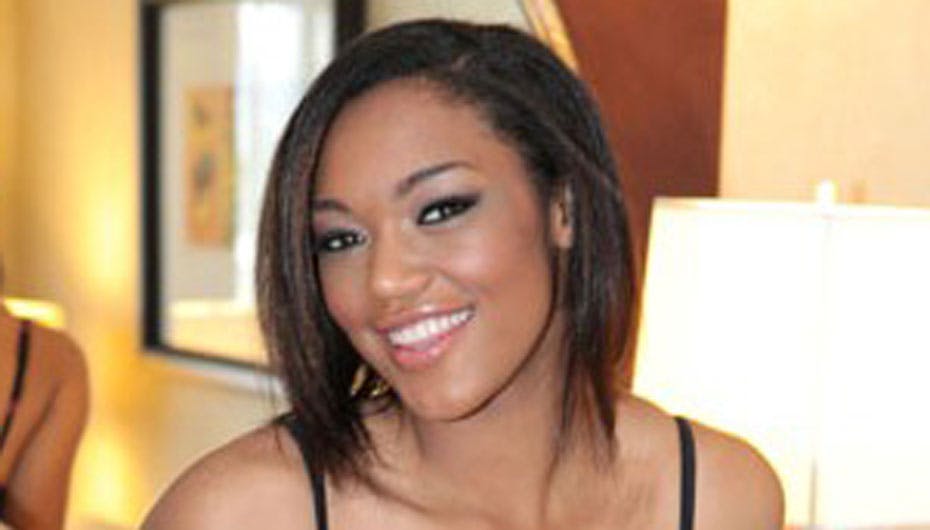 Montana Fishburne er både køn og fræk. Lidt mere end hendes far bryder sig om