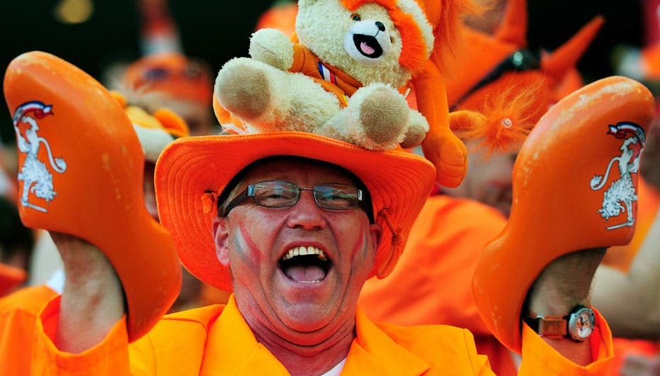 Der er forståeligt nok en vis glæde at spore blandt de Hollandske fans - og det er ikke kun på grund af fodbold