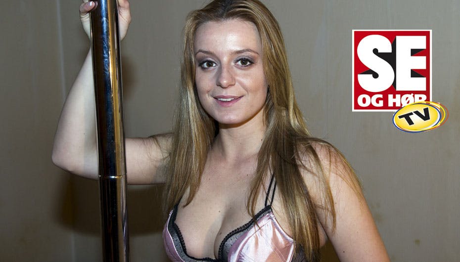 Den altid hotte Denice giver morsomme strip-råd