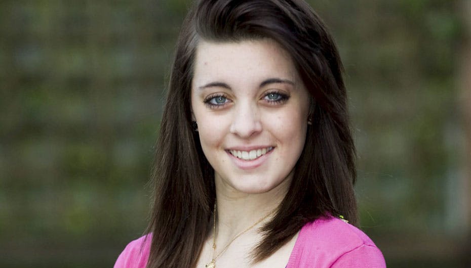 Hannah Burge gider ikke se grim og gammel ud som 25-årig. Derfor fylder hun sig med et lægemiddel, der i værste fald kan give lammelser og talebesvær