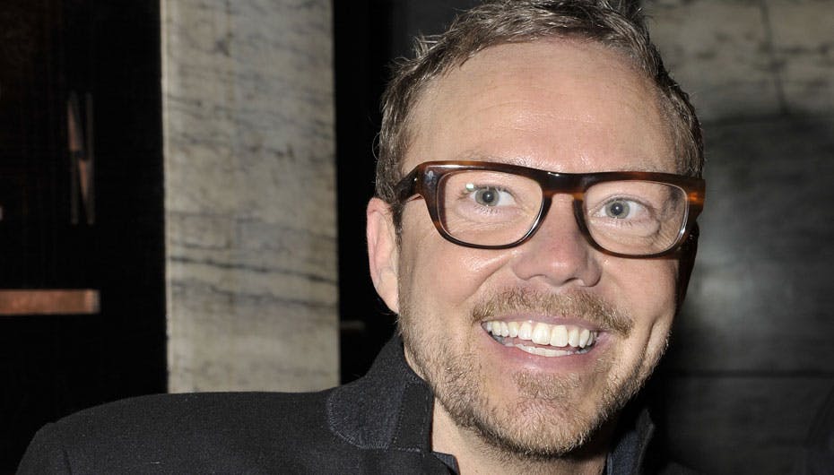 Fredag skal Carsten være vært på Boogie