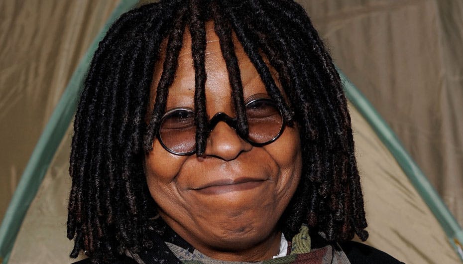 Whoopi var rigtig glad, da hun sad og var helt væk på live TV