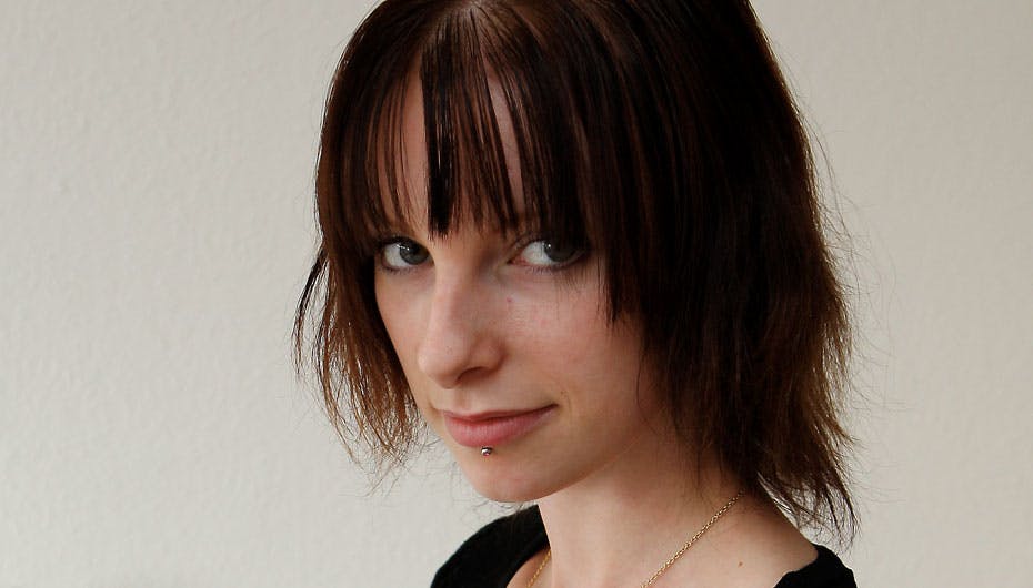 Puk Rebezca påstår, at smykkefirmaet selv gav hende de smykker, som hun har solgt videre på nettet