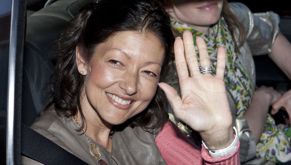 Grevinde Alexandra er glad for et godt glas vin. I fredags blev der smagt grundigt på varerne, da hun og Martin Jørgensen spiste på restaurant Mash