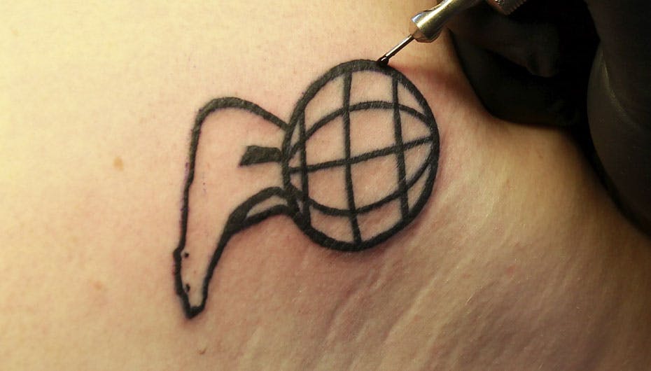 Hvem fik tegnet Nordisk Films berømte logo på sin venstre balle?