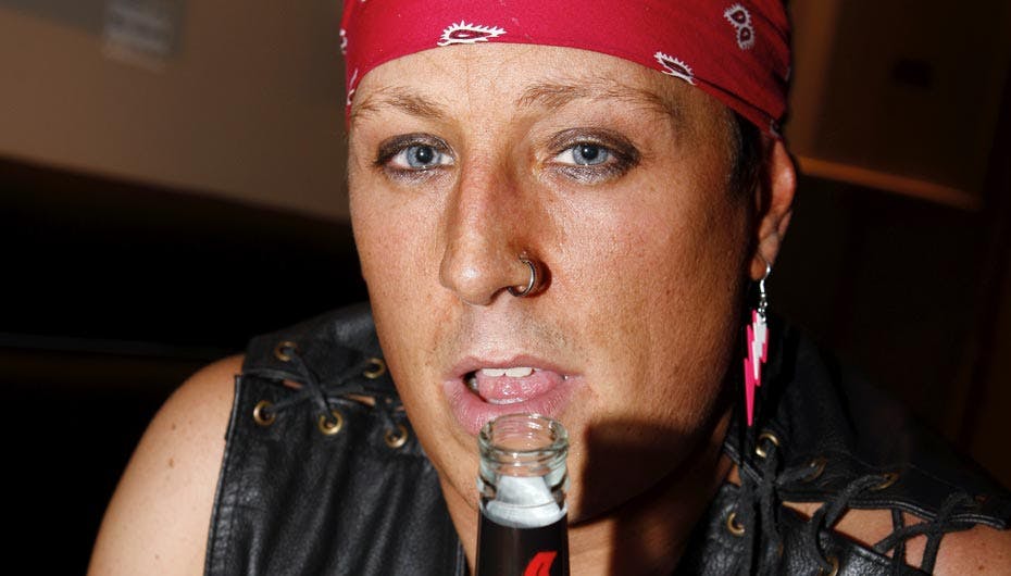 Sidney Lee ved - tilsyneladende - hvordan en kvinde skal forføres