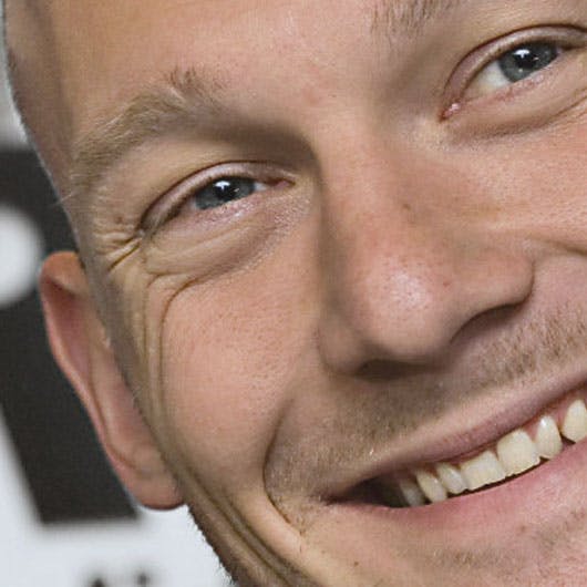 https://imgix.seoghoer.dk/media/se-og-hoer/2010/kendte-dk/august/gravesenstort-jpg.jpg