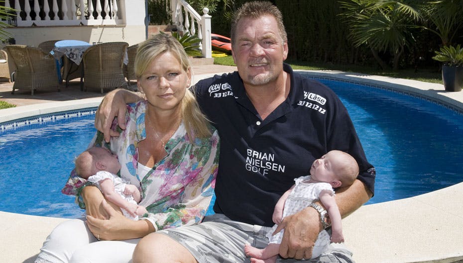 I 2009 kom bokseren Brian Nielsens tvillingepiger Mille og Cecilie til verden. Pigerne har den hårdtslående bokser med konen Jeanette.