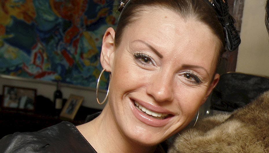 Maria Bjørnson vælger se igennem fingre med sin mands heftige sex-beskeder til andre kvinder