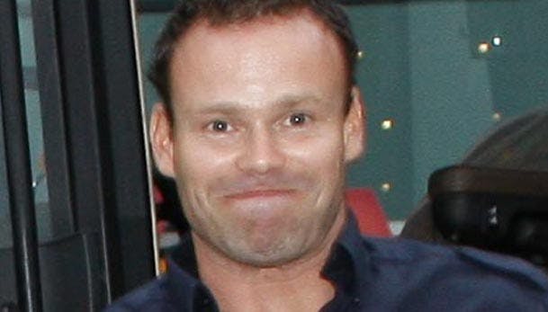 Mick Øgendahl kører i en mega Mercedes