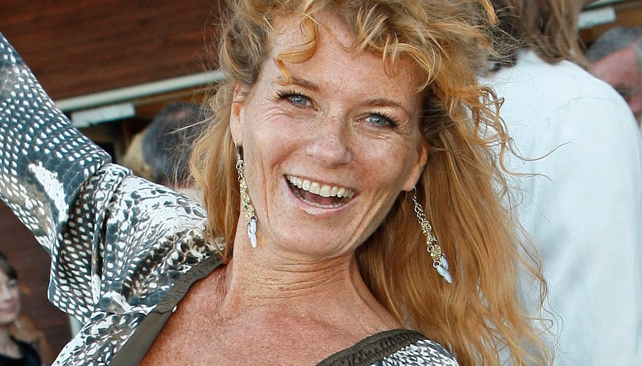 https://imgix.seoghoer.dk/media/se-og-hoer/2010/kendte-dk/juni/bettina-aller-tvillinger1-png.jpg