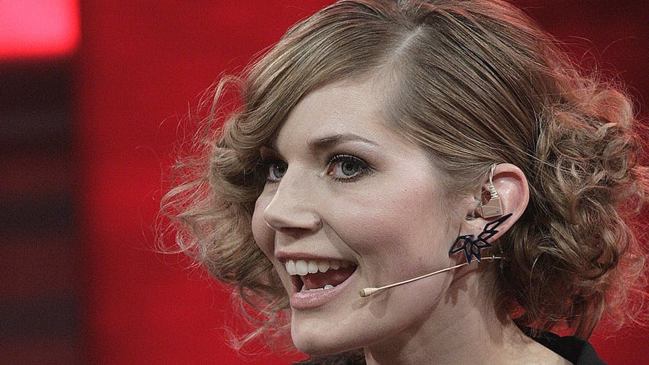 https://imgix.seoghoer.dk/media/se-og-hoer/2010/kendte-dk/marts/signe-muusmann-svines-jpg.jpg