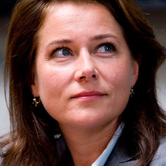 https://imgix.seoghoer.dk/media/se-og-hoer/2010/kendte-dk/oktober/sidse-babett-helt-privat1-jpg.jpg