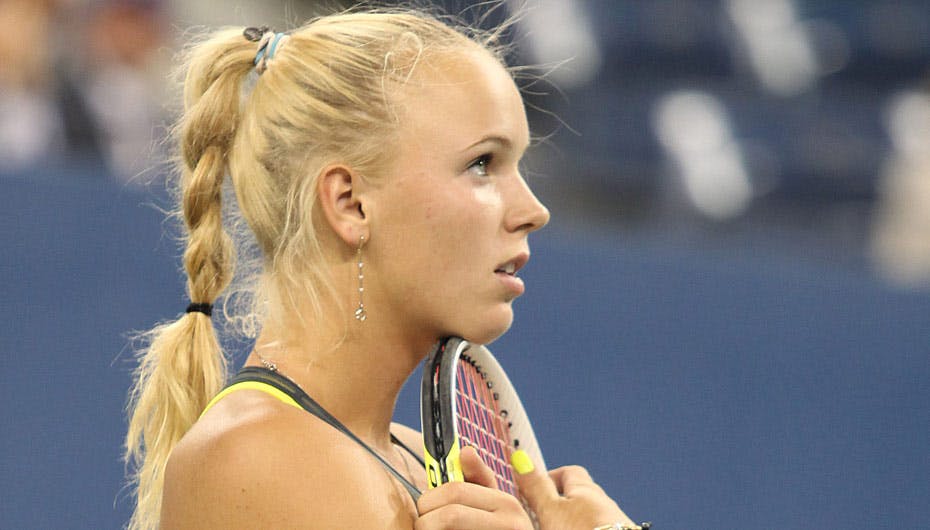 Caroline er selvsikker på tennisbanen, men en fnisende teenage-tøs, da hun møder sit store idol