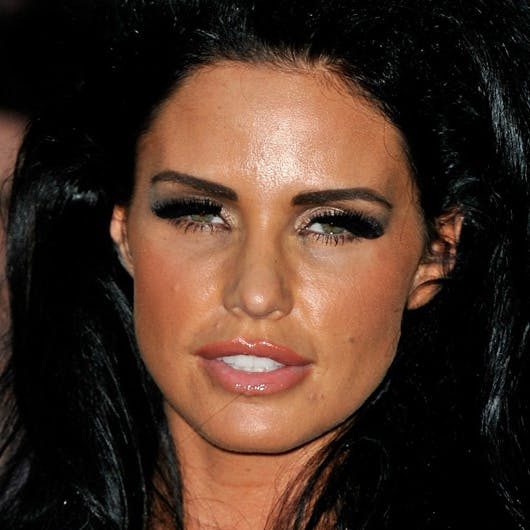 https://imgix.seoghoer.dk/media/se-og-hoer/2010/kendte-udland/august/katie-price-rugemor-jpg.jpg