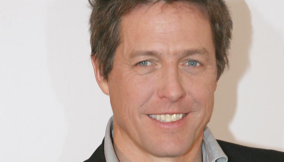 Hugh Grant kan sagtens få øje på, hvornår en fyr er sexet