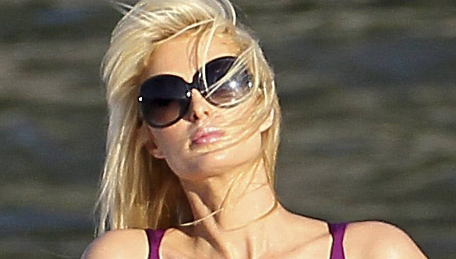 Paris Hilton bedyrer naturligvis sin uskyld og forklarer sit hash-smugleri med, det var en misforståelse - og det var åbenbart nok til at de korsikanske myndigheder lod hende gå