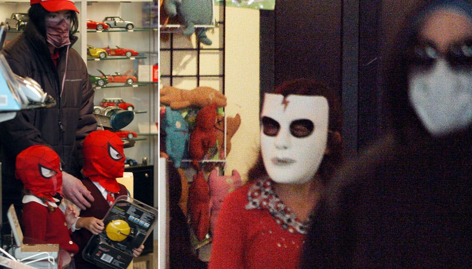 Michael Jackson yndede at give sine børn masker på. Siden hans død har de smidt forklædningen