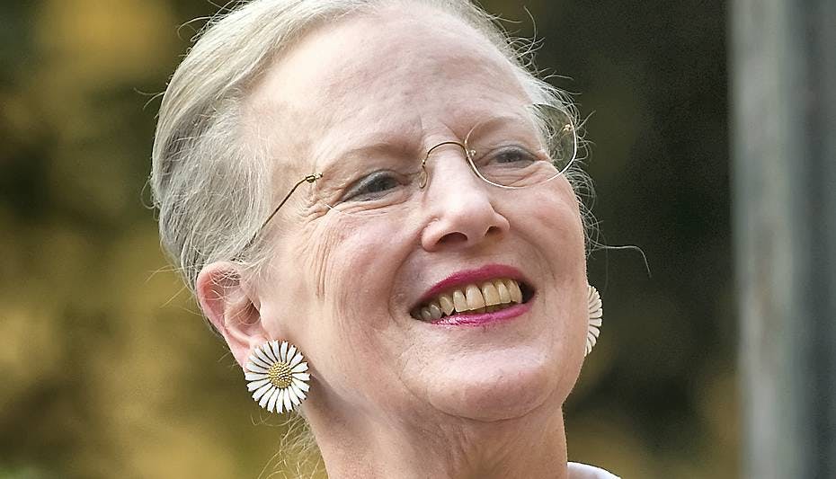 Gad vide om regenten også kører i damplokomotiv og hestekærrer?