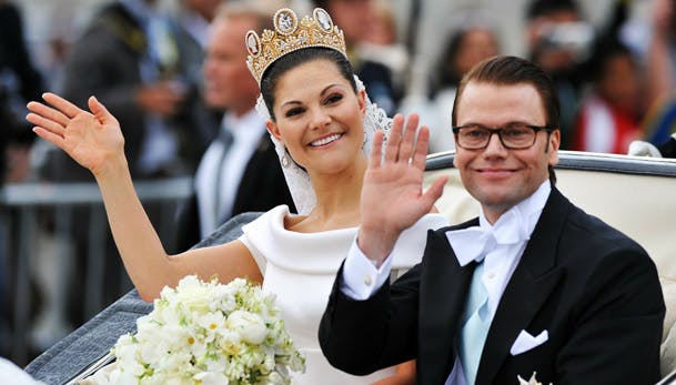 De stolte forældre Victoria og Daniel