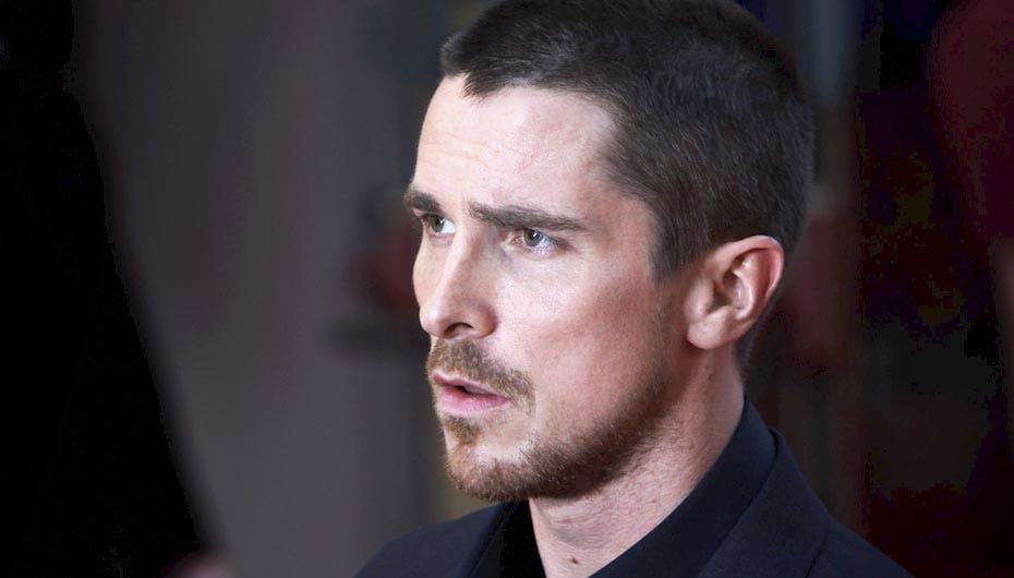 Christian Bale er nu løsladt mens politiet efterforsker anklagerne om voldeligt overfald
