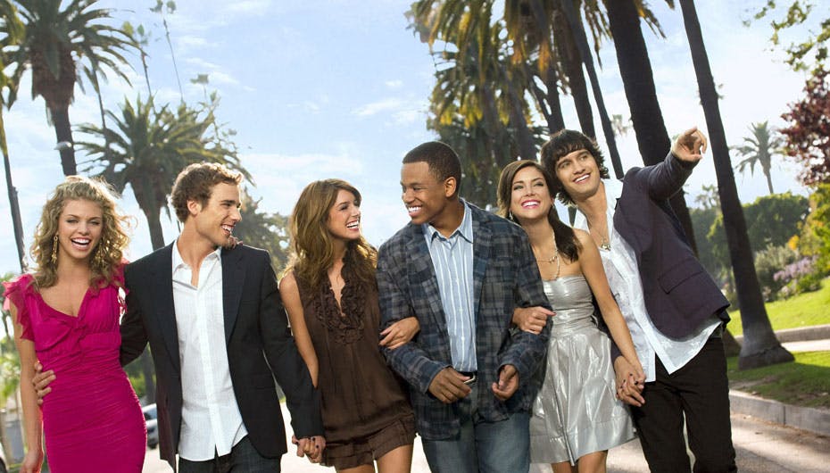 ”90210”s nye stjerner. Fra venstre ses Naomi, Ethan, Annie, Dixon, Silver og Navid