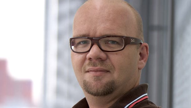 https://imgix.seoghoer.dk/media/se-og-hoer/film-og-tv/lars-hjortshoej-sandhed2-jpg.jpg