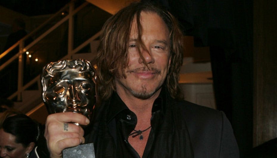 https://imgix.seoghoer.dk/media/se-og-hoer/film-og-tv/mickey-rourke-bafta-pris-jpg.jpg