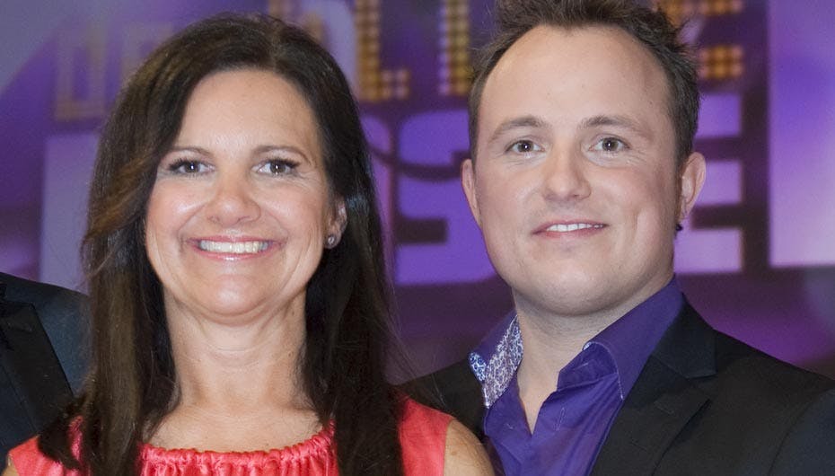 Anne-Mette Rasmussen skal lære de danske turister på La Santa at danse