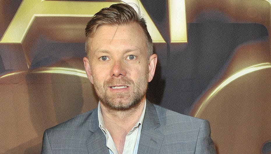 Komikeren skriver blandt andet om sine pølser på sin blog