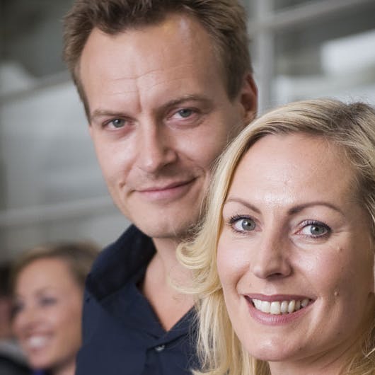 https://imgix.seoghoer.dk/media/se-og-hoer/kendte-danmark/cecilie-beck-og-rasmus-tanh-jpg.jpg
