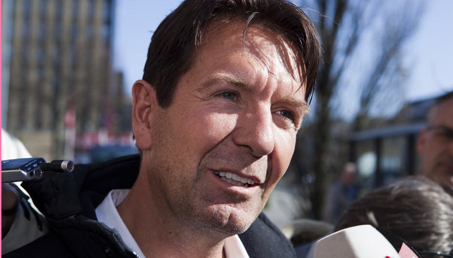 Erik vil overveje, hvilke konsekvenser rufferi-sigtelserne vil få for ægteskabet